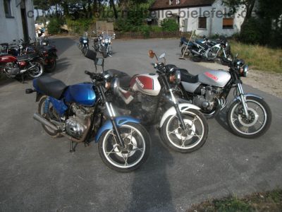 Suzuki_GSX_400_E_GK53C_blau_Sitz_gut_orig__Auspuff_1555_und_4440_-_wie_GSX_250_400_E_S_GK51C_GK53B_7.jpg