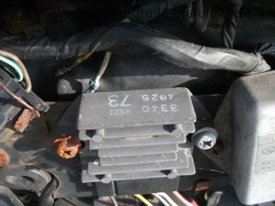 Suzuki_GSX_400_S_GK53C_weiss-rot_Wrack_-_wie_GSX_250_400_E_S_GK51C_GK53B_56.jpg