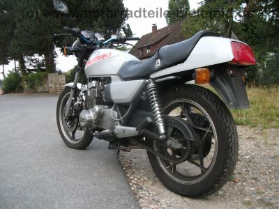 Suzuki_GSX_400_F_GS40XF_4-Zylinder_Katana_silber-rot_-_wie_GS_GSX_250_400_500_550_650_750_D_E_F_G_11.jpg