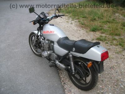 Suzuki_GSX_400_F_GS40XF_4-Zylinder_Katana_silber-rot_-_wie_GS_GSX_250_400_500_550_650_750_D_E_F_G_15.jpg
