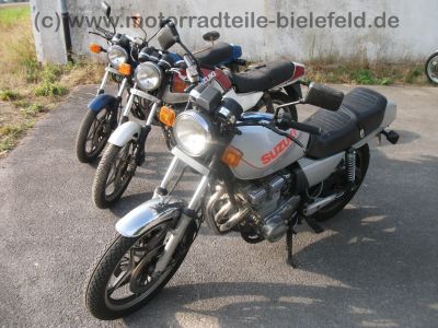 Suzuki_GSX_400_F_GS40XF_4-Zylinder_Katana_silber-rot_-_wie_GS_GSX_250_400_500_550_650_750_D_E_F_G_2.jpg