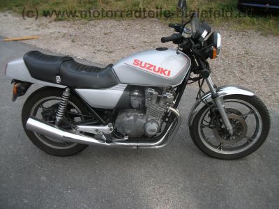 Suzuki_GSX_400_F_GS40XF_4-Zylinder_Katana_silber-rot_-_wie_GS_GSX_250_400_500_550_650_750_D_E_F_G_20.jpg