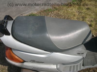 MBK_Flame_125_4NB_grau_Riss_Front-Fender_4-Takt_Roller_wie_Yamaha_XC_125_Cygnus_4NB_39.jpg