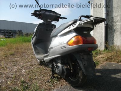 MBK_Flame_125_4NB_grau_Riss_Front-Fender_4-Takt_Roller_wie_Yamaha_XC_125_Cygnus_4NB_9.jpg