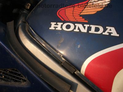 Honda_VF_750_F_RC15_HRC_Schuh_Gepaecktraeger_-_wie_VF_500_700_750_F_S_C_RC07_RC09_RC21_PC12_33.jpg