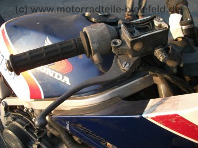 Honda_VF_750_F_RC15_HRC_Schuh_Gepaecktraeger_-_wie_VF_500_700_750_F_S_C_RC07_RC09_RC21_PC12_76.jpg