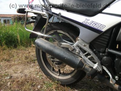 Yamaha_XJ_600_3KN_grau-weiss_49kW_67PS_Original-Verkleidung_hohe_Scheibe_Koffer-Traeger_-_wie_51J_XJ_550_650_700_750_900_68.jpg