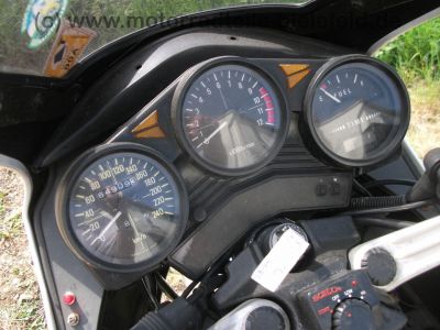 Yamaha_XJ_900_Tourer_Typ_58L_Koffer-Traeger_original_Auspuff_Motor-Verkleidung_-_wie_51J_XJ_550_650_700_750_900_31A_4BB_53.jpg