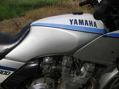 Yamaha_XJ_900_Tourer_Typ_58L_Koffer-Traeger_original_Auspuff_Motor-Verkleidung_-_wie_51J_XJ_550_650_700_750_900_31A_4BB_70.jpg