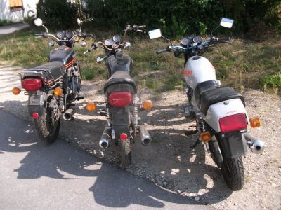 Suzuki_GS_400_E_Twin_Zwei-Zylinder_Klassiker_original_Auspuff_DGM_31914_S_-_wie_GS_500_550_750_D_E_L_T_85.jpg