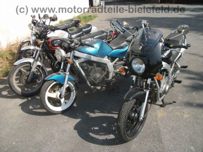 Suzuki_GS_550_E__original_schwarz-rot_Gepaeck-Traeger_-_wie_GS_400_500_750_D_E_L_T_5.jpg