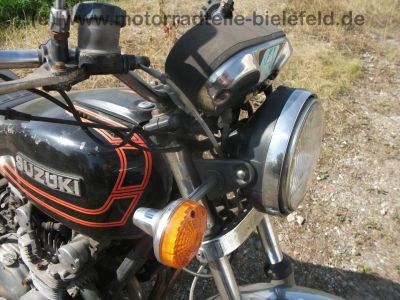 Suzuki_GS_550_E__original_schwarz-rot_Gepaeck-Traeger_-_wie_GS_400_500_750_D_E_L_T_80.jpg