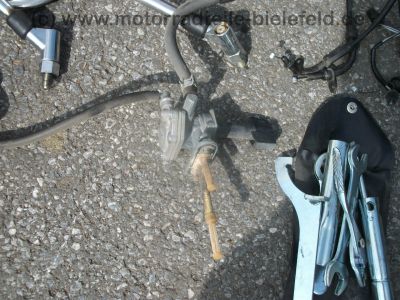 Suzuki_GSF_600_S_Bandit_GN77B_tuerkis_Ersatz-Teile_spare-parts_-_wie_GN77a_GS_GSX_GSF_400_500_600_750_E_F_S_33.jpg