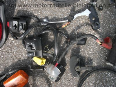 Suzuki_GSF_600_S_Bandit_GN77B_tuerkis_Ersatz-Teile_spare-parts_-_wie_GN77a_GS_GSX_GSF_400_500_600_750_E_F_S_42.jpg