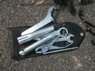 Suzuki_GSF_600_S_Bandit_GN77B_tuerkis_Ersatz-Teile_spare-parts_-_wie_GN77a_GS_GSX_GSF_400_500_600_750_E_F_S_73.jpg