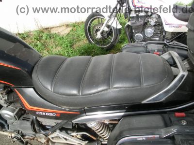 Honda_CBX_650_E_RC13_schwarz_3x_GIVI_Wingrack_Sito_Auspuff_Sturzbuegel_-_wie_CBX_550_750_F_F2_PC04_RC17_20.jpg