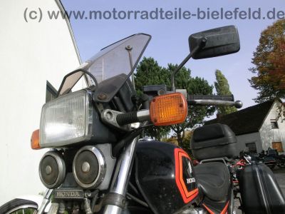 Honda_CBX_650_E_RC13_schwarz_3x_GIVI_Wingrack_Sito_Auspuff_Sturzbuegel_-_wie_CBX_550_750_F_F2_PC04_RC17_30.jpg