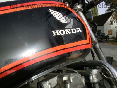 Honda_CBX_650_E_RC13_schwarz_3x_GIVI_Wingrack_Sito_Auspuff_Sturzbuegel_-_wie_CBX_550_750_F_F2_PC04_RC17_85.jpg