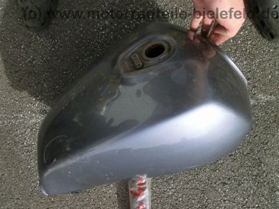 Honda_CBX_650_E_RC13_weiss_orig__Auspuff_HM_ME5_E_-_wie_CBX_550_750_F_F2_PC04_RC17_68.jpg