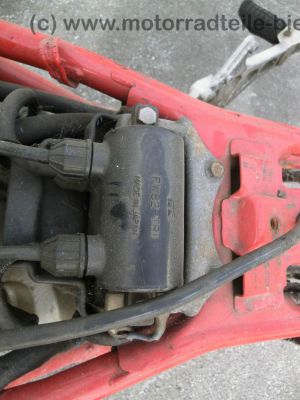 Honda_VF_400_F_NC13_nackt_-_wie_VT_500_E_PC11_VF_500_F_F2_PC12_VF_750_F_RC15_18.jpg