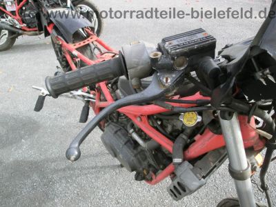Honda_VF_400_F_NC13_nackt_-_wie_VT_500_E_PC11_VF_500_F_F2_PC12_VF_750_F_RC15_29.jpg
