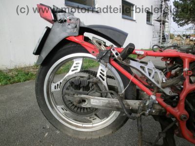 Honda_VF_400_F_NC13_nackt_-_wie_VT_500_E_PC11_VF_500_F_F2_PC12_VF_750_F_RC15_48.jpg