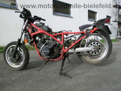 Honda_VF_400_F_NC13_nackt_-_wie_VT_500_E_PC11_VF_500_F_F2_PC12_VF_750_F_RC15_8.jpg