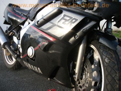 Yamaha_FZR_600_3HE_schwarz-grau_Doppel-Scheinwerfer_crash_Motor_OK_34.jpg