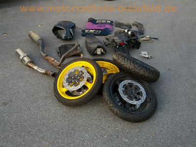 Suzuki_GSX-R_1100__GU74C_Ersatz-Teile_spare_parts_Verkleidung_Raeder_-_wie_GSX_750_R_GR75A_49.jpg
