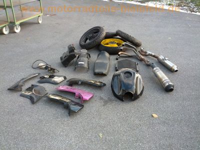 Suzuki_GSX-R_1100__GU74C_Ersatz-Teile_spare_parts_Verkleidung_Raeder_-_wie_GSX_750_R_GR75A_53.jpg