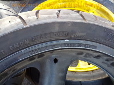 Suzuki_GSX-R_1100__GU74C_Ersatz-Teile_spare_parts_Verkleidung_Raeder_-_wie_GSX_750_R_GR75A_74.jpg