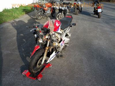 Honda_CBR_600_F_PC25_rot-weiss_CRASH_Hinterrad_7-Speichen_ENKEI_17_x_4_50_-_Auspuff__HM_MV9_E1_13.jpg