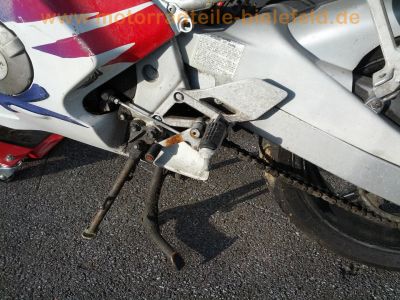 Honda_CBR_600_F_PC25_rot-weiss_CRASH_Hinterrad_7-Speichen_ENKEI_17_x_4_50_-_Auspuff__HM_MV9_E1_21.jpg