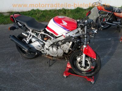 Honda_CBR_600_F_PC25_rot-weiss_CRASH_Hinterrad_7-Speichen_ENKEI_17_x_4_50_-_Auspuff__HM_MV9_E1_32.jpg