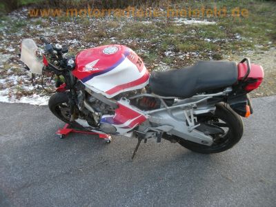 Honda_CBR_600_F_PC25_rot-weiss_CRASH_Hinterrad_7-Speichen_ENKEI_17_x_4_50_-_Auspuff__HM_MV9_E1_5.jpg