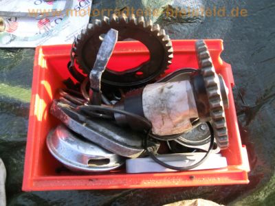 Honda_CB_250_RS_MC02_DELUXE_Ersatzteile_spares_spare_parts_Neuteile_Tank_Motor_Auspuff_Sitz_etc__128.jpg