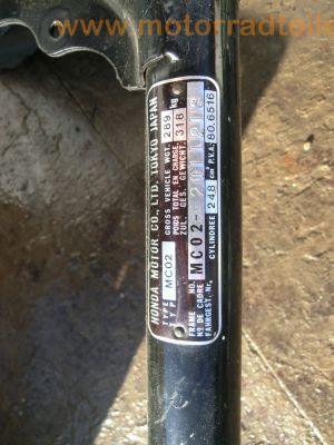 Honda_CB_250_RS_MC02_DELUXE_Ersatzteile_spares_spare_parts_Neuteile_Tank_Motor_Auspuff_Sitz_etc__28.jpg