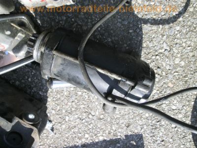 Yamaha_XJ_550_4V8_weiss_Ersatz-Teile_Motor_Heck-Buegel_-_wie_XJ_400_600_650_750_70.jpg