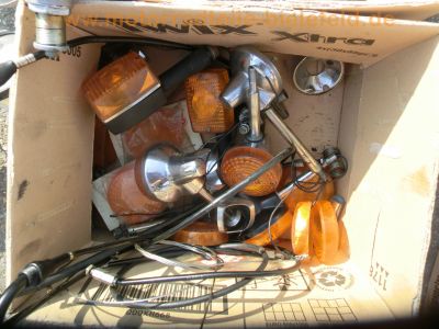 Suzuki_GS_550_E_neon-gelb_Ersatz-Teile_spares_spare_parts_-_wie_GS_400_500_750_850_1000_E_148.jpg
