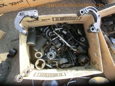 Suzuki_GS_550_E_neon-gelb_Ersatz-Teile_spares_spare_parts_-_wie_GS_400_500_750_850_1000_E_175.jpg