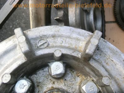 Suzuki_GS_550_E_neon-gelb_Ersatz-Teile_spares_spare_parts_-_wie_GS_400_500_750_850_1000_E_96.jpg