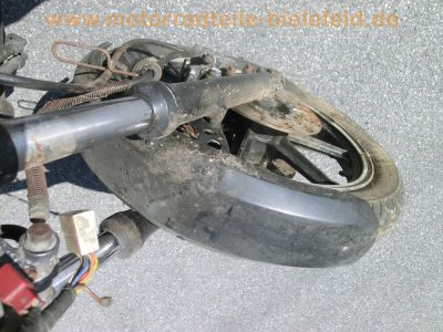 Kawasaki_KZ_750_R_weiss_ES-Verkleidung_GP_750_Z_mit_Z1-R_Z_1000_R_Maske_-_wie_Z_KZ_500_550_650_750_900_1000_80.jpg