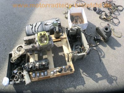 Kawasaki_KZ_650_B_Ersatz-Teile_spares_spare_parts_-_Sitzbank_Zylinder-Kopf_Vergaser_9.jpg
