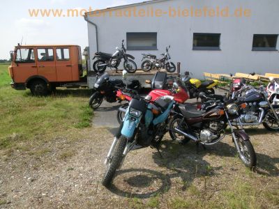 Honda_NX_650_Dominator_RD02_weiss_Hauptstaender_GIVI_Koffer-Traeger_-_wie_XR_SLR_FMX_650_RD06_RD08_RD09_Vigor_17.jpg