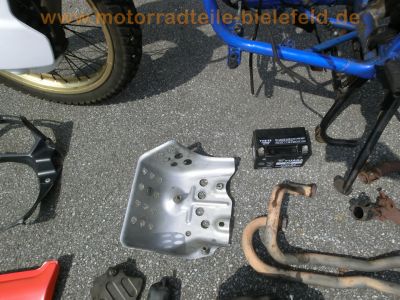 Honda_NX_650_Dominator_RD02_weiss_Hauptstaender_GIVI_Koffer-Traeger_-_wie_XR_SLR_FMX_650_RD06_RD08_RD09_Vigor_22.jpg