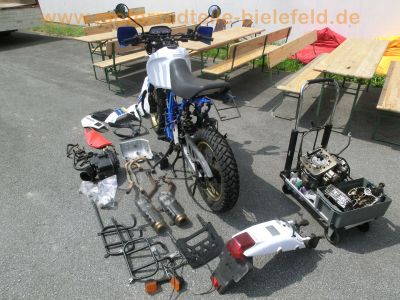 Honda_NX_650_Dominator_RD02_weiss_Hauptstaender_GIVI_Koffer-Traeger_-_wie_XR_SLR_FMX_650_RD06_RD08_RD09_Vigor_94.jpg