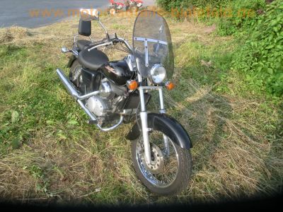 Honda_VT_125_C_SHADOW_JC29_schwarz_Chopper-Scheibe_Sissy-Bar_-_wie_XL_125_V_JC32_Varadero_CA_125_Rebel_JC26_JC24_46.jpg