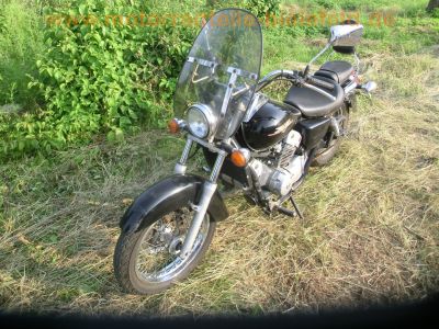 Honda_VT_125_C_SHADOW_JC29_schwarz_Chopper-Scheibe_Sissy-Bar_-_wie_XL_125_V_JC32_Varadero_CA_125_Rebel_JC26_JC24_54.jpg