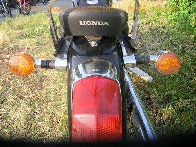 Honda_VT_125_C_SHADOW_JC29_schwarz_Chopper-Scheibe_Sissy-Bar_-_wie_XL_125_V_JC32_Varadero_CA_125_Rebel_JC26_JC24_76.jpg