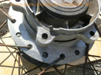 Honda_CL_250_S_MD04_Scrambler_Ersatz-Teile_spares_spare_parts_Hinter-Rad_rear_wheel_J_18_x_2_15_DID_2_15_x_18_10.jpg